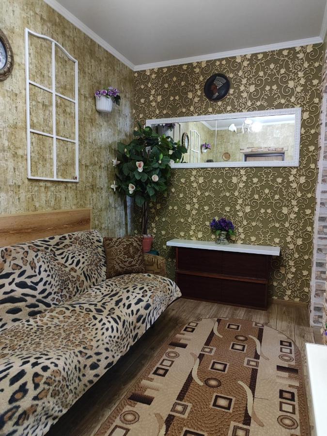 Апартаменты в новом доме в самом центре Хмельницкий Экстерьер фото