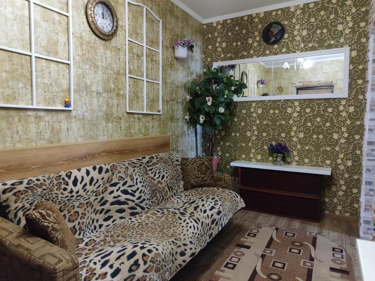 Апартаменты в новом доме в самом центре Хмельницкий Экстерьер фото